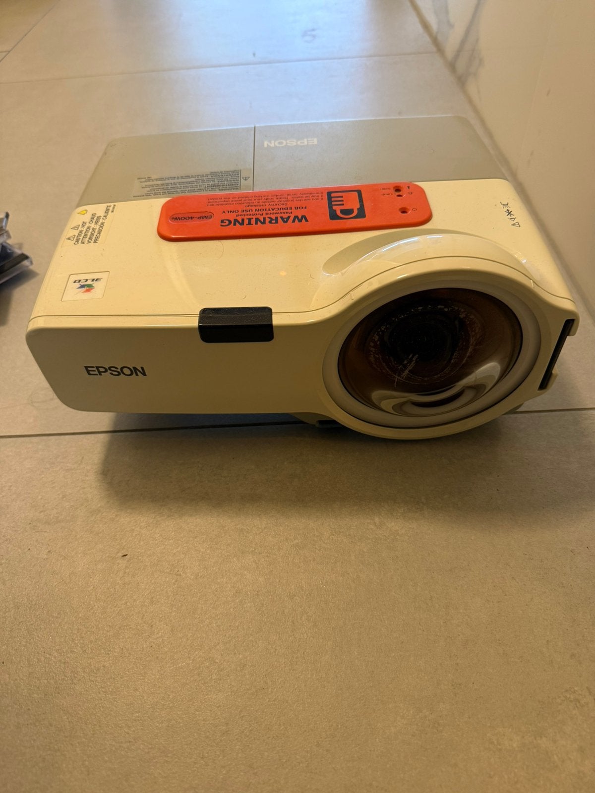 Epson EMP-400 beamer met 2 reserve lampen (elplp42), Audio, Tv en Foto, Gebruikt, Epson, Ophalen of Verzenden, LCD