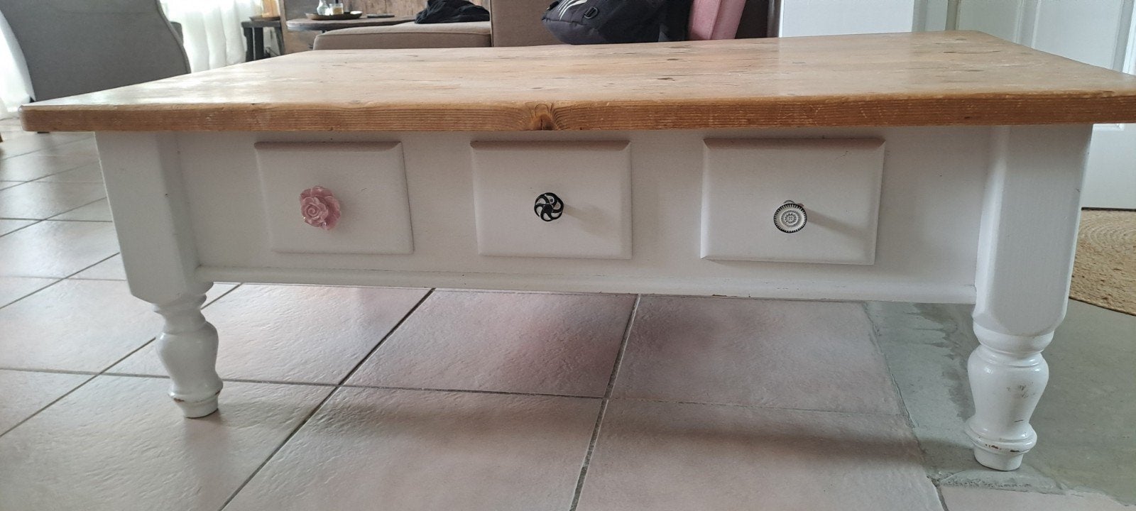 Salontafel met lades, wit met houten blad, Ophalen, 50 – 75, Gebruikt, 100 tot 150 cm