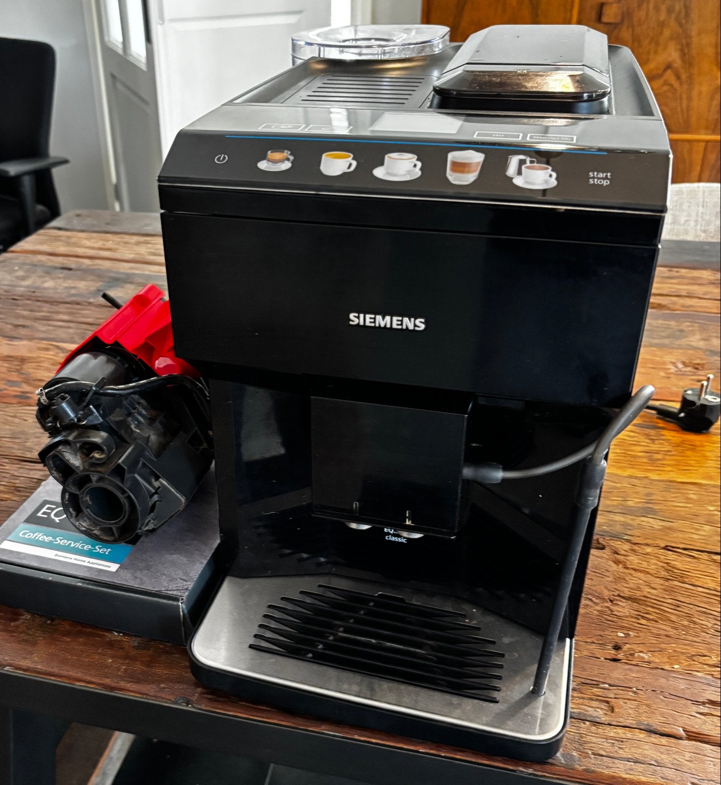 Siemens EQ.500 koffiemachine - defecte zetgroepmotor, Ophalen of Verzenden, Niet werkend, Koffiemachine, Koffiebonen