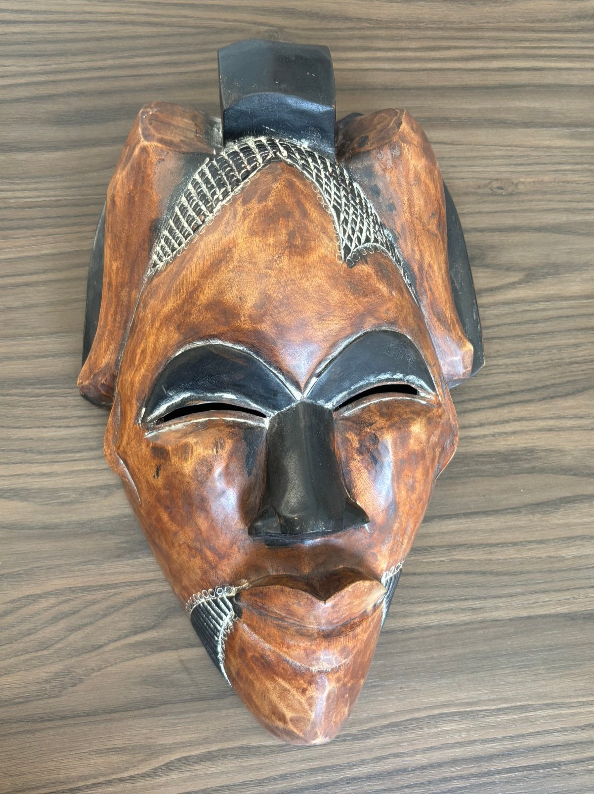 Groot handgesneden Afrikaans masker uit Kameroen, Ophalen of Verzenden