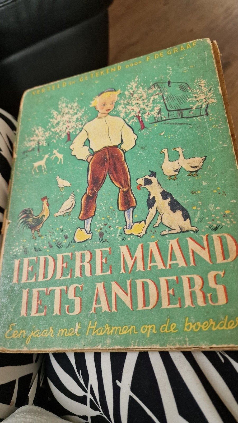 Antiek boekje: Iedere Maand Iets Anders - F. de Graaf, Ophalen of Verzenden