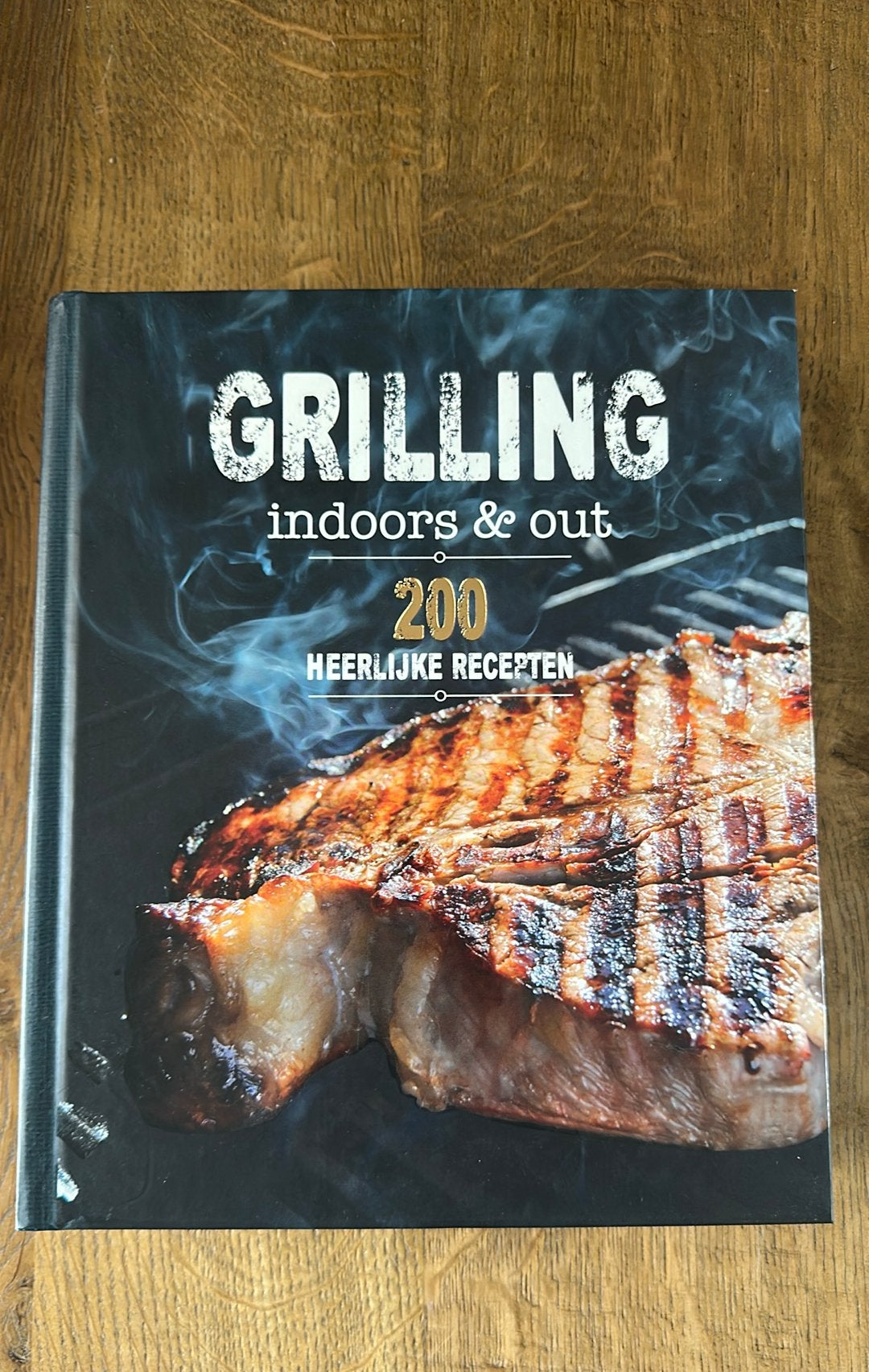 Rachel Lane - Grilling indoors & out - 200 recepten, Ophalen of Verzenden, Zo goed als nieuw, Rachel Lane
