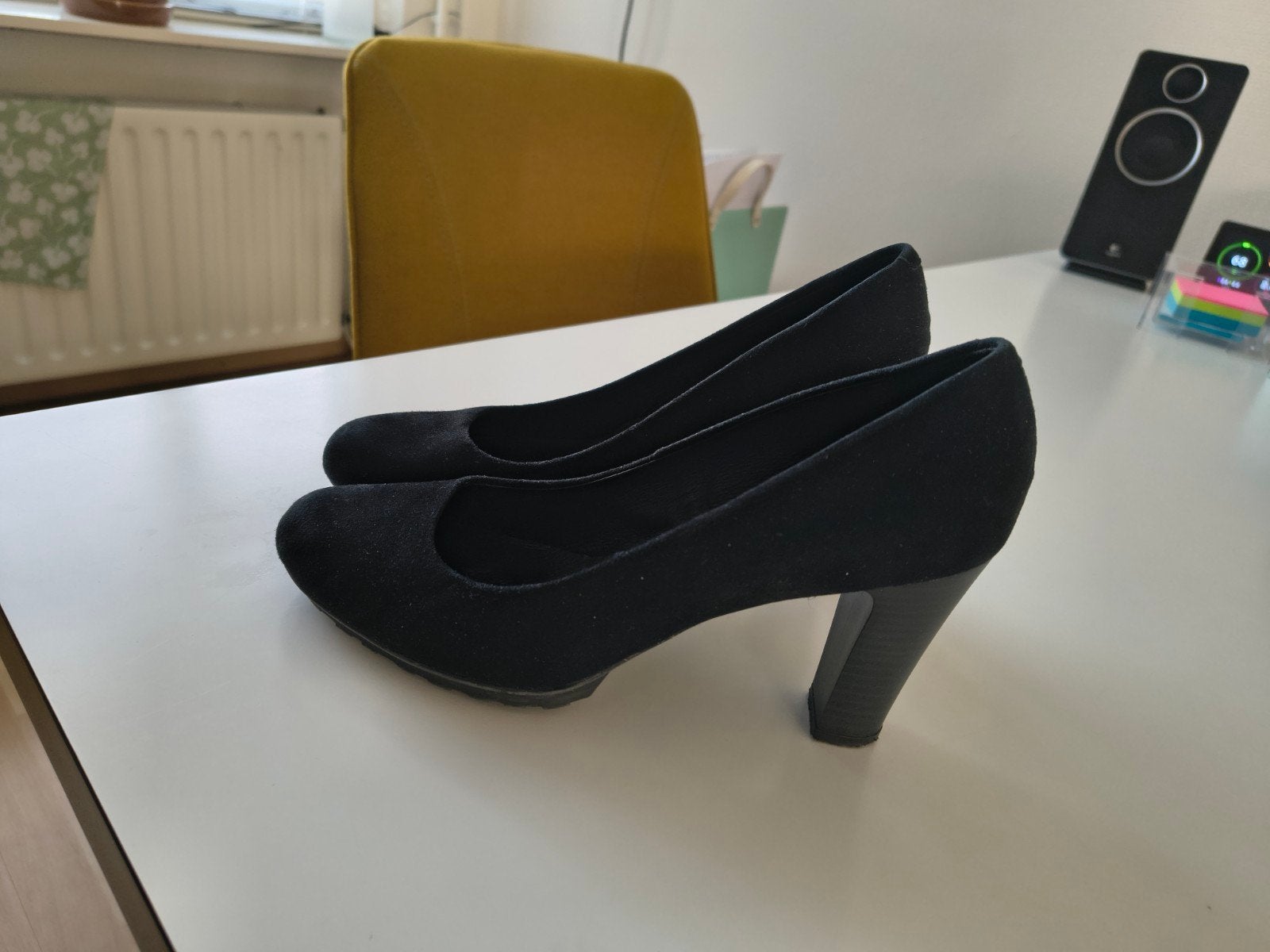 Zwarte suede pumps, Kleding | Dames, Pumps, Zwart, Ophalen of Verzenden, Manfield
