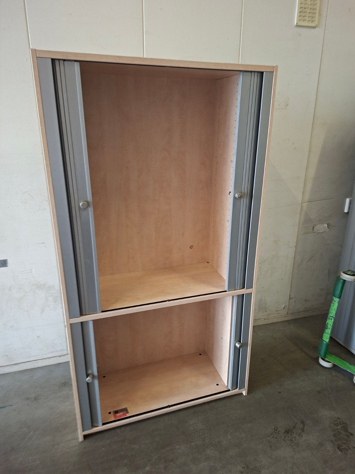Opbergkast met roldeuren - 100x185x42 cm, Ophalen, Gebruikt, 25 tot 50 cm, 150 tot 200 cm