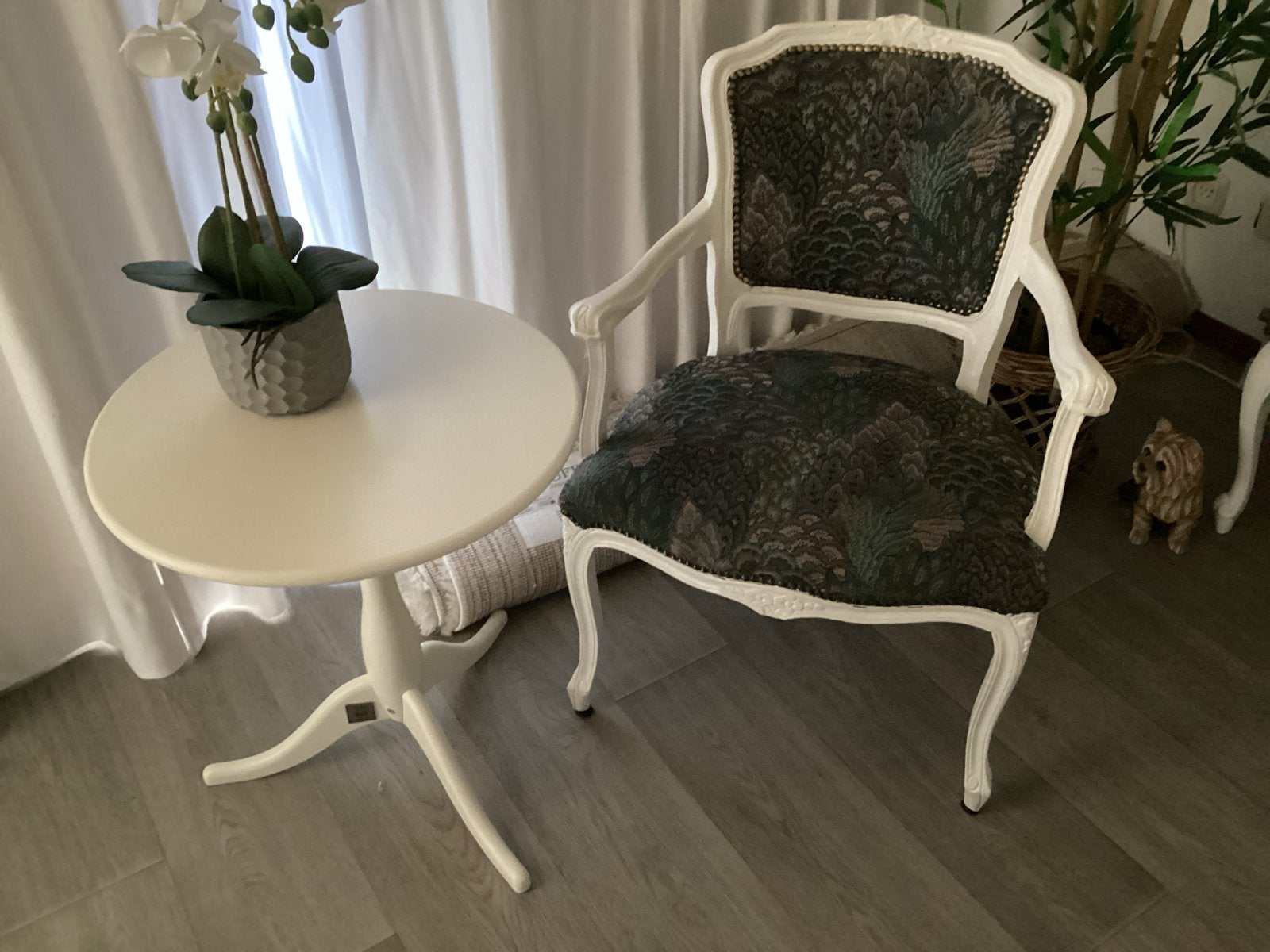 Antieke stoel met ronde tafel - Wit en bont, Ophalen, Wit, Zo goed als nieuw, Eén
