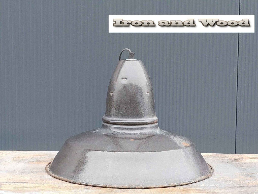 Oude zwarte Franse emaille vintage hanglamp H28 D44, Ophalen of Verzenden, Gebruikt, Metaal, Emaille, oud, vintage, brocante, robuust, stoer, zwart