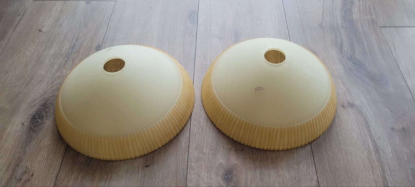 Set van 3 glazen lampenkappen, wit/beige, geribbeld, Huis en Inrichting, Overige typen, Wit, Rond, Nieuw