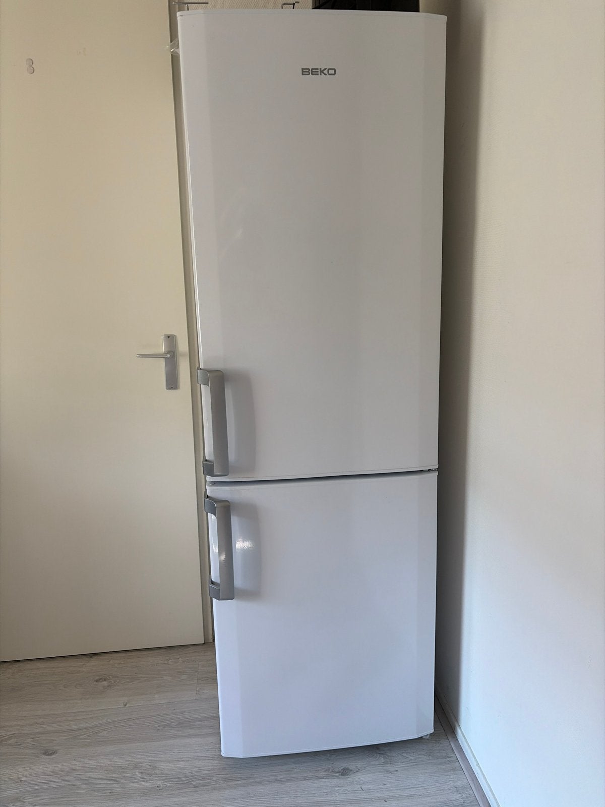 BEKO Koelkast met vriesvak 340L - Goede staat, Witgoed en Apparatuur, Ophalen, Gebruikt, 200 liter of meer, 160 cm of meer