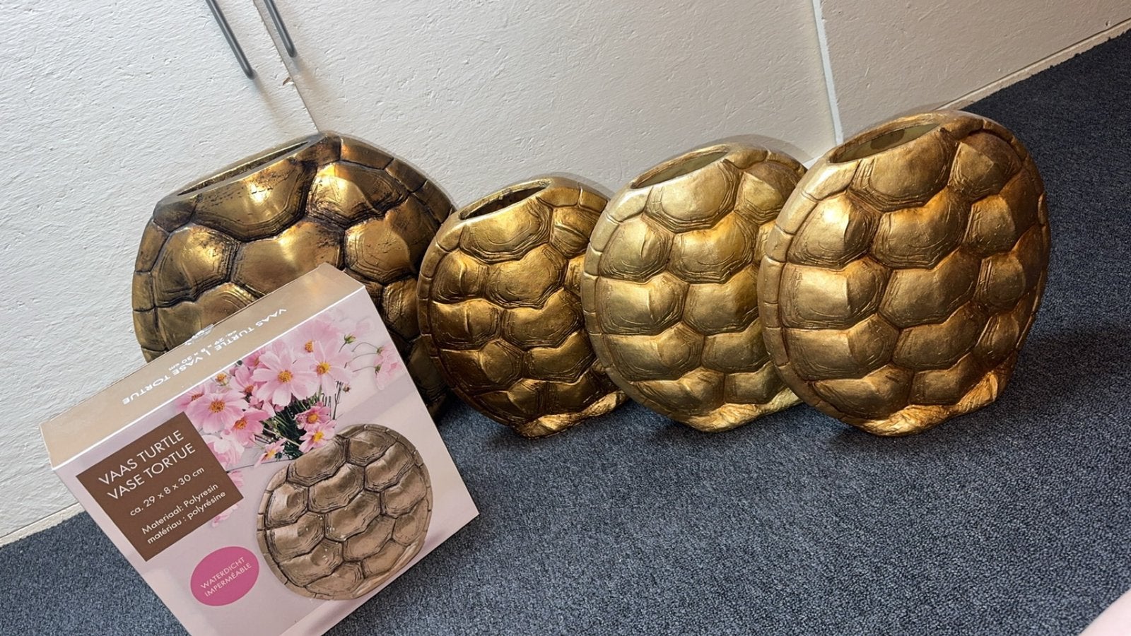 Turtle vazen, Ophalen