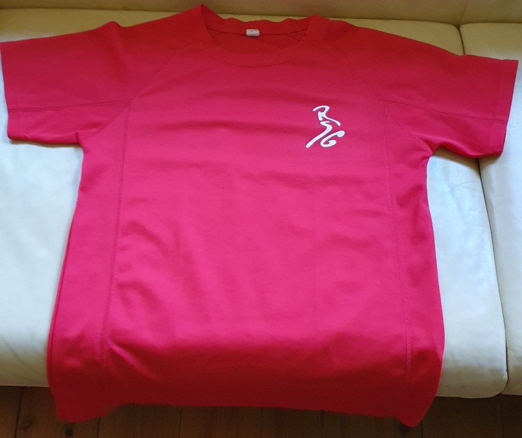 Set sportkleding: sportshirt en 4 sportbroeken maat 170/S, Ophalen of Verzenden, Zo goed als nieuw, Meisje, Sport- of Zwemkleding