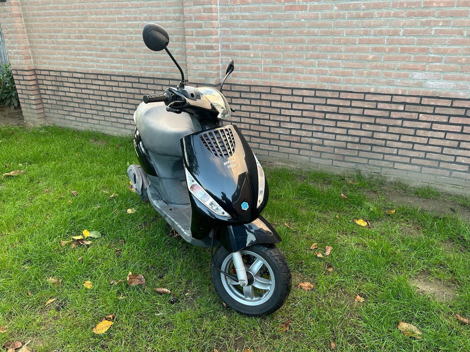 Piaggio Zip M25 A1 100cc 4T - Perfecte staat, lage km stand, Fietsen en Brommers, Ophalen, Gebruikt, Maximaal 45 km/u, Zip