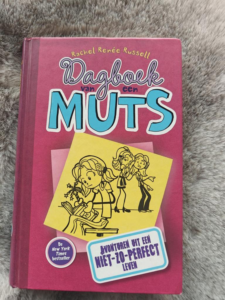Dagboek van MUTS Avonturen uit een niet-zo-perfect lev, Ophalen of Verzenden, Gelezen, Rachel Renée Russell, Fictie