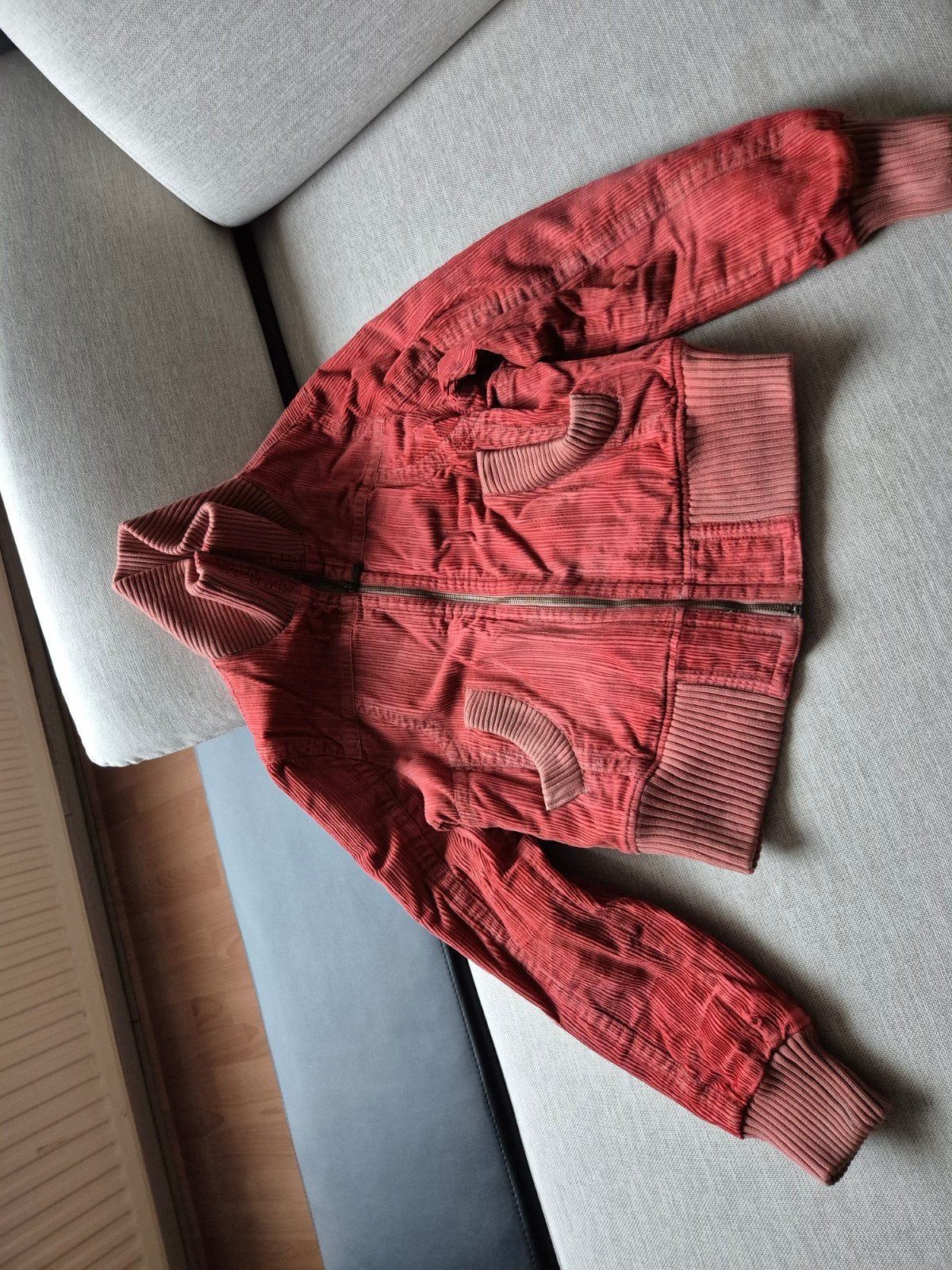 Rode ribfluwelen jas met rits, Ophalen of Verzenden, Gedragen, Maat 48/50 (M), Rood