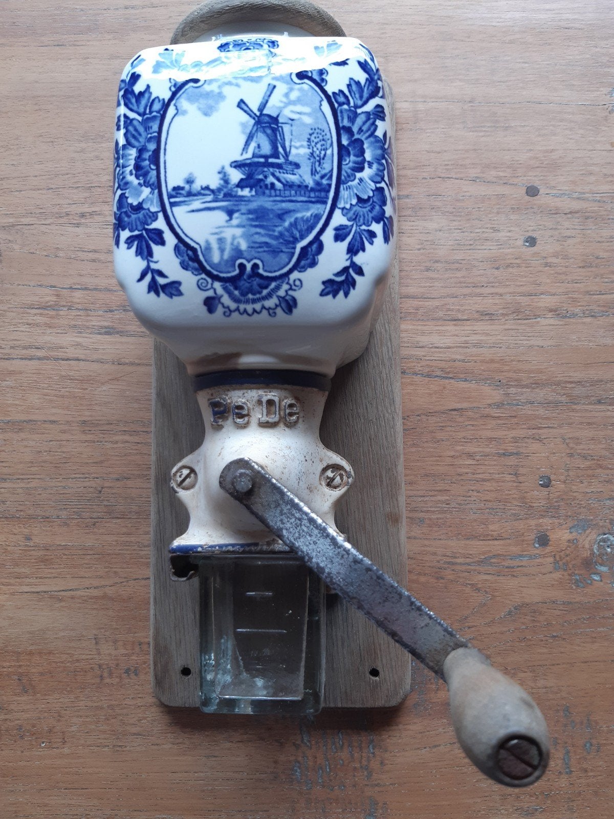 Antieke PeDe koffiemolen met Delfts blauw decor, Ophalen of Verzenden
