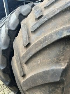 710/70R42 verschillende gebruikte banden, Ophalen