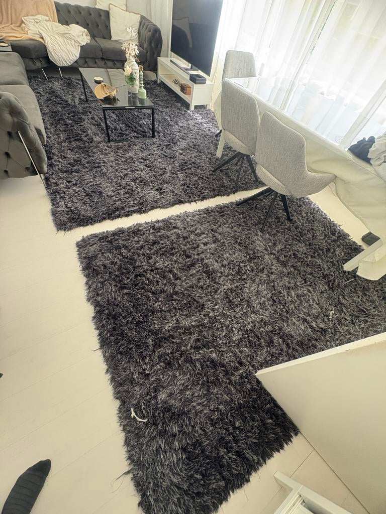 2x Bruno Banani hoogpolig vloerkleed, donkergrijs, 150 tot 200 cm, Ophalen of Verzenden, Zo goed als nieuw, Grijs