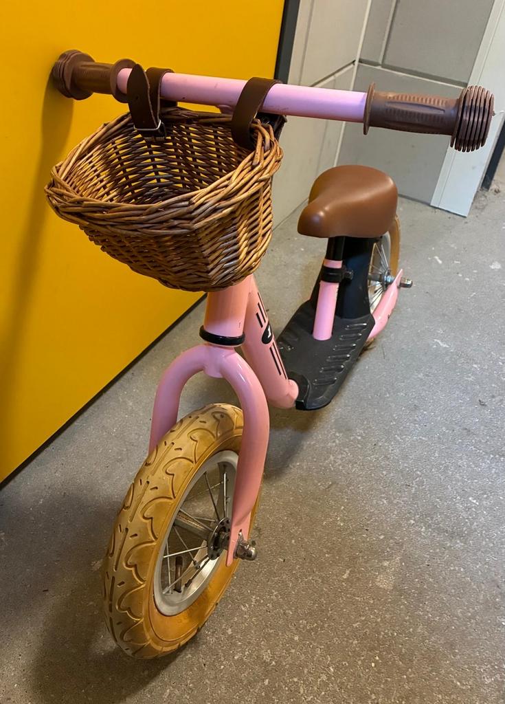 Roze loopfiets met mandje - Bandits and Angels, Fietsen en Brommers, Ophalen, Gebruikt, Minder dan 16 inch
