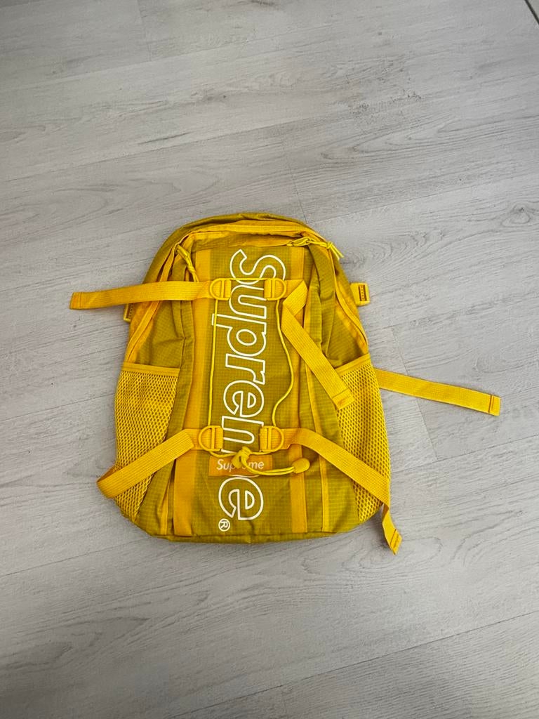 Supreme rugtas - Geel, Sieraden, Tassen en Uiterlijk, Tassen | Rugtassen, 25 tot 40 cm, Nieuw, Ophalen of Verzenden, Overige merken