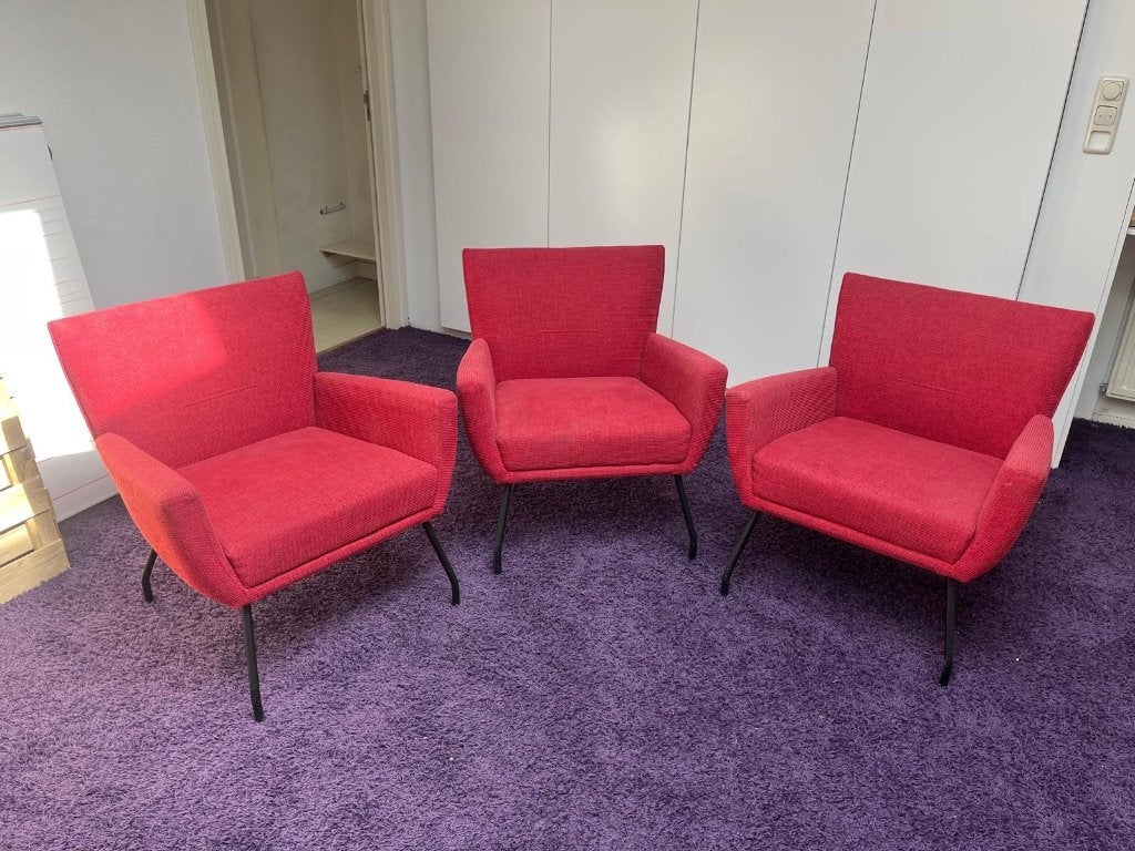 3 kleine fauteuils, rood stof, zwarte poten, Euro 100 samen, Ophalen