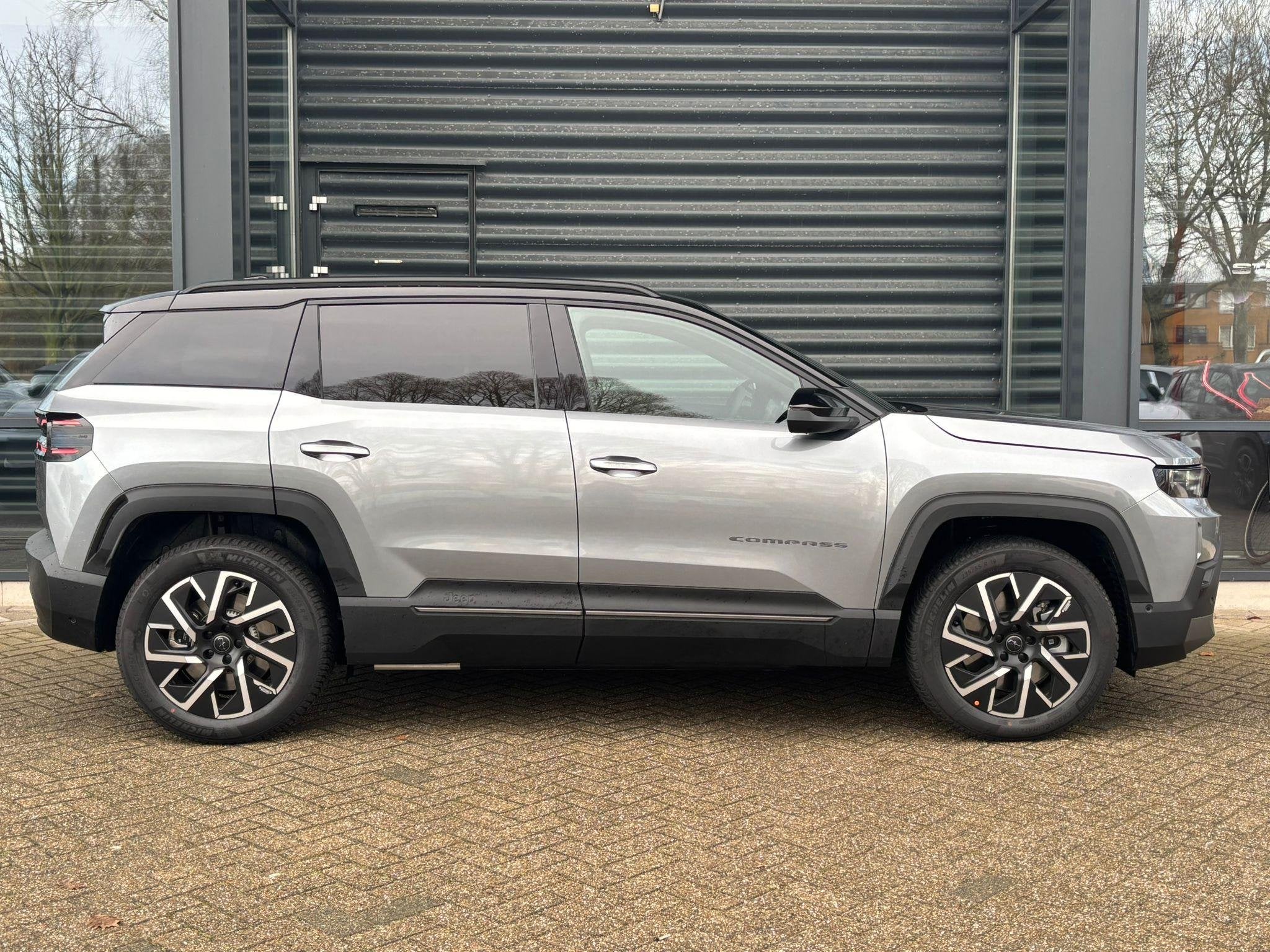 Jeep Compass First Edition 74 kWh Nieuwe Compass / Nu Leverb, 12 maanden, 213 pk, 31 min, Nieuw