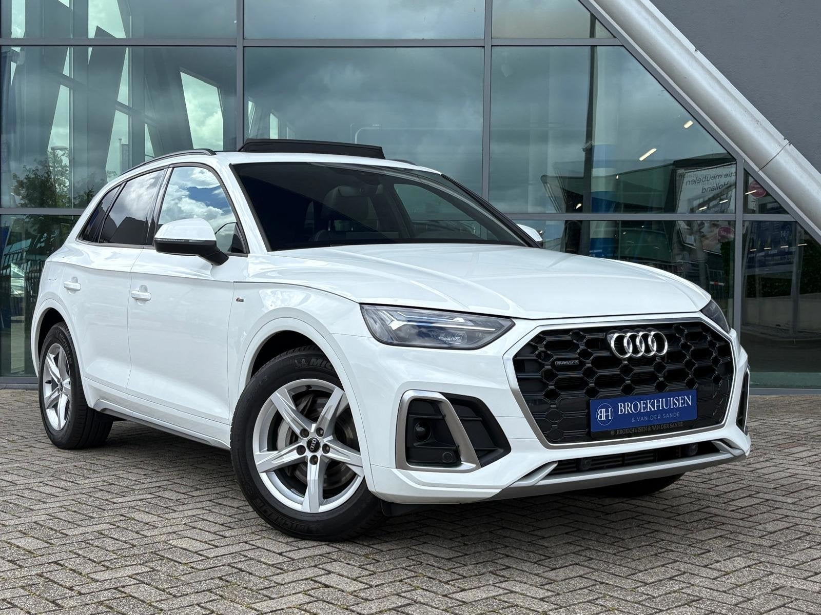 Audi Q5 55 TFSI e S edition Competition FACELIFT 367pk Lucht, Auto's, Automaat, Gebruikt, 4 cilinders, Wit