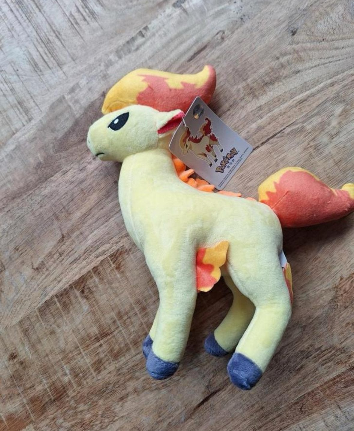 Nieuwe Pokémon Ponyta knuffel, Kinderen en Baby's, Paard, Pokemon, Geel, Nieuw