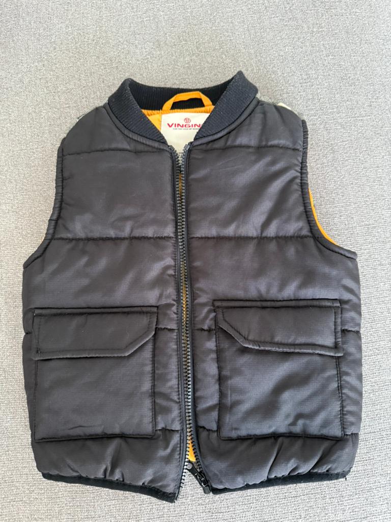 Vingino bodywarmer, Ophalen of Verzenden, Zo goed als nieuw, Maat 34 (XS) of kleiner, Zwart