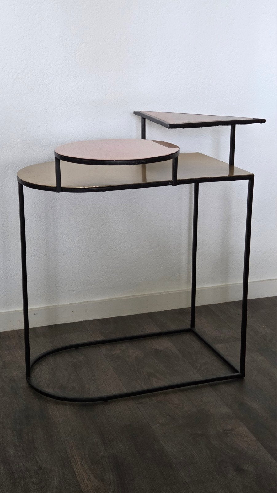 Bijzettafel Bold Monkey Act Ironic - Marmer & Metaal, Huis en Inrichting, Ophalen, Gebruikt, Metaal of Aluminium, 55 tot 75 cm