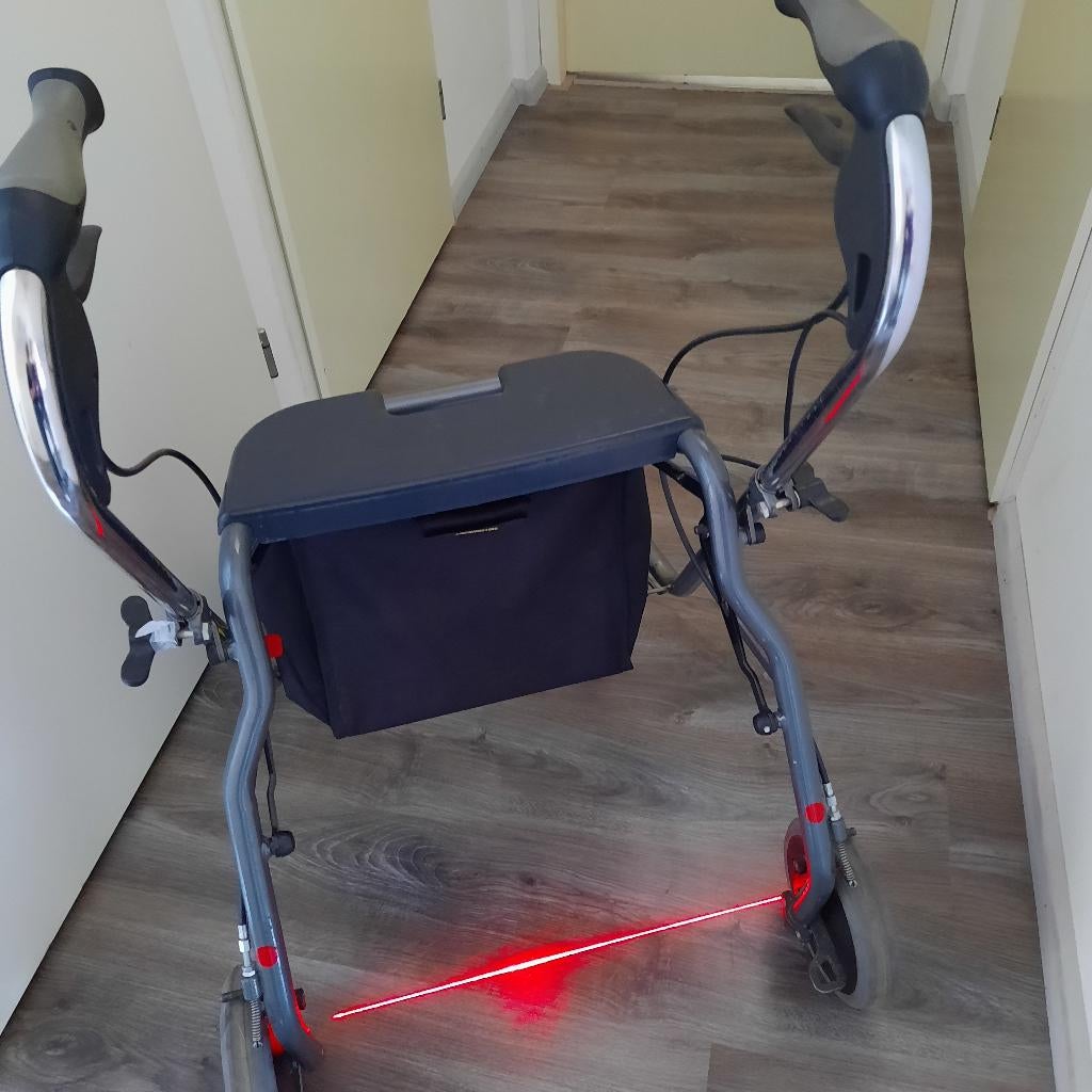 Rollator voor Parkinson Patienten, Diversen, Rollators, Zo goed als nieuw, Lichtgewicht, Opvouwbaar, Ophalen