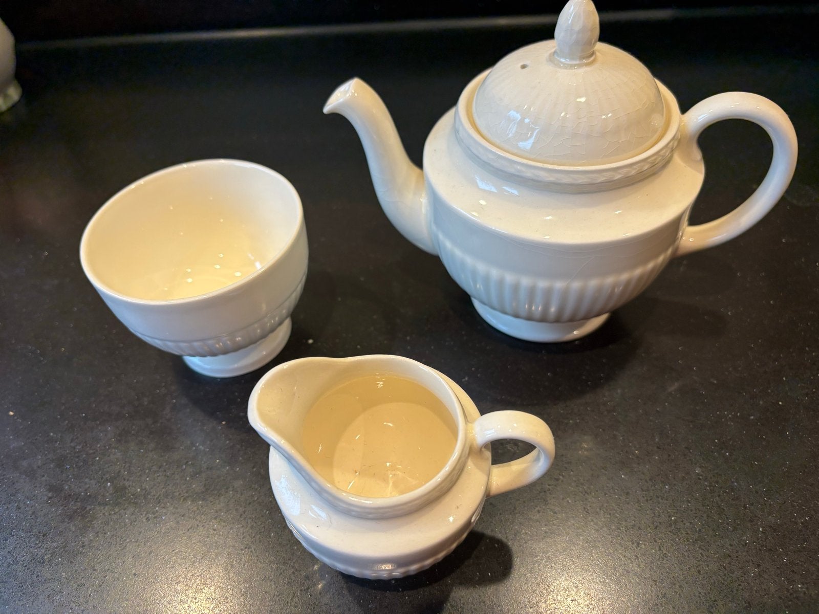 Wedgwood Edme  theepot, suikerpot en melkkan, Antiek en Kunst, Ophalen of Verzenden