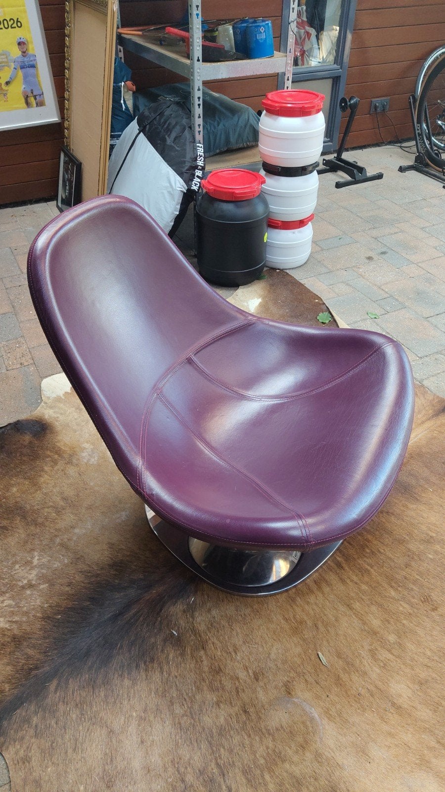Twee moderne paarse fauteuils met draaivoet, Ophalen, Gebruikt, Twee, Overige kleuren