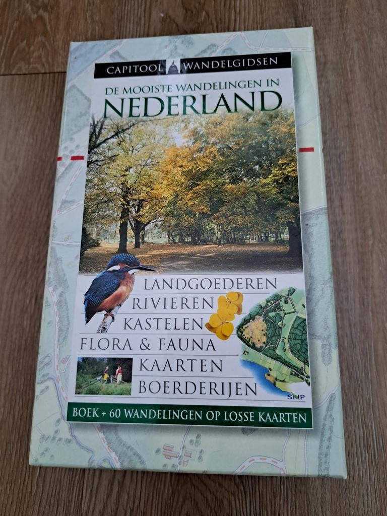 Capitool Wandelgidsen: De Mooiste Wandelingen in Nederland, Onbekend, Capitool, Fiets- of Wandelgids, Ophalen of Verzenden