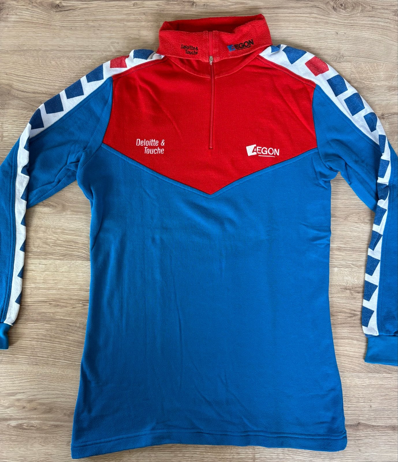 Deloitte & Touche Aegon fleece Sportshirt Maat M, Ophalen of Verzenden, Gedragen, Maat 48/50 (M), Rood