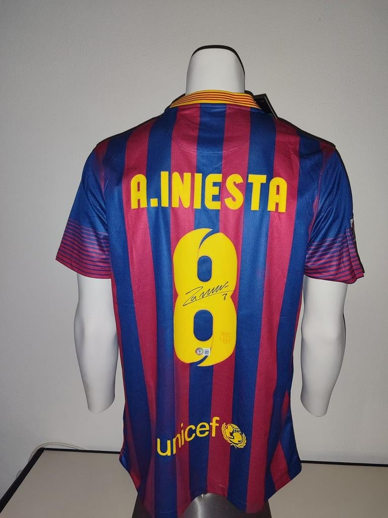 FC Barcelona shirt gesigneerd door Andres Iniesta met Becket, Ophalen of Verzenden, Nieuw, Buitenlandse clubs, Shirt