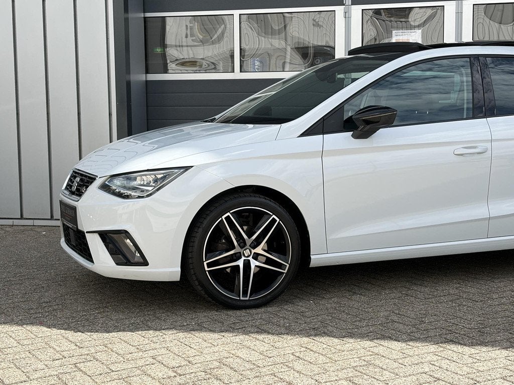 SEAT Ibiza 1.0 TSI FR Business Intense | Pano | LED | Parkee, Auto's, Seat, Gebruikt, Bedrijf, Handgeschakeld, 570 kg