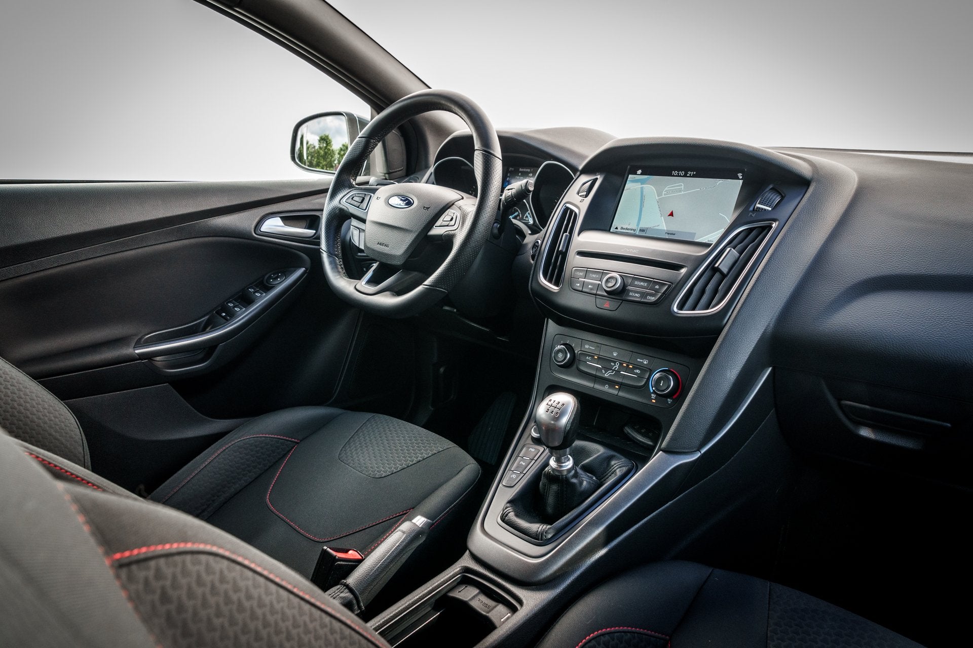 Ford FOCUS Wagon 1.0 ST-Line | PDC | Carplay | Cruise | PDC, Automatische klimaatregeling, Stof, Gebruikt, Handgeschakeld