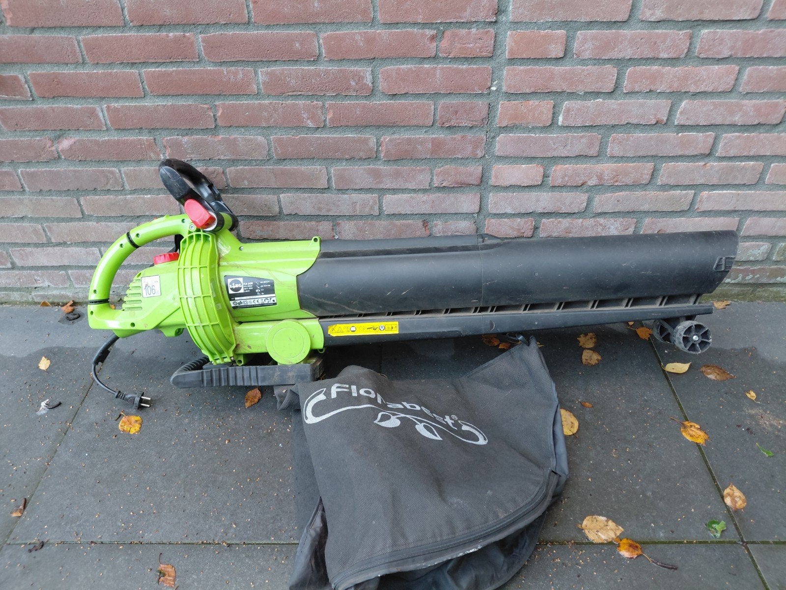 Bladblazer met Zuigfunctie en Opvangzak, Ophalen, Gebruikt, Florabest, Met opvangzak