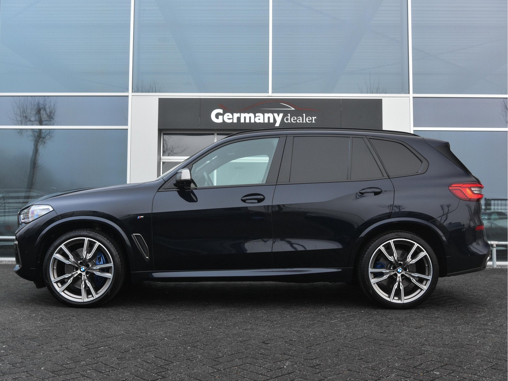 BMW X5 M50d M-Sportpakket Grijs-kenteken Laser-LED H&K Pano, Gebruikt, 2993 cc, Zwart, Diesel