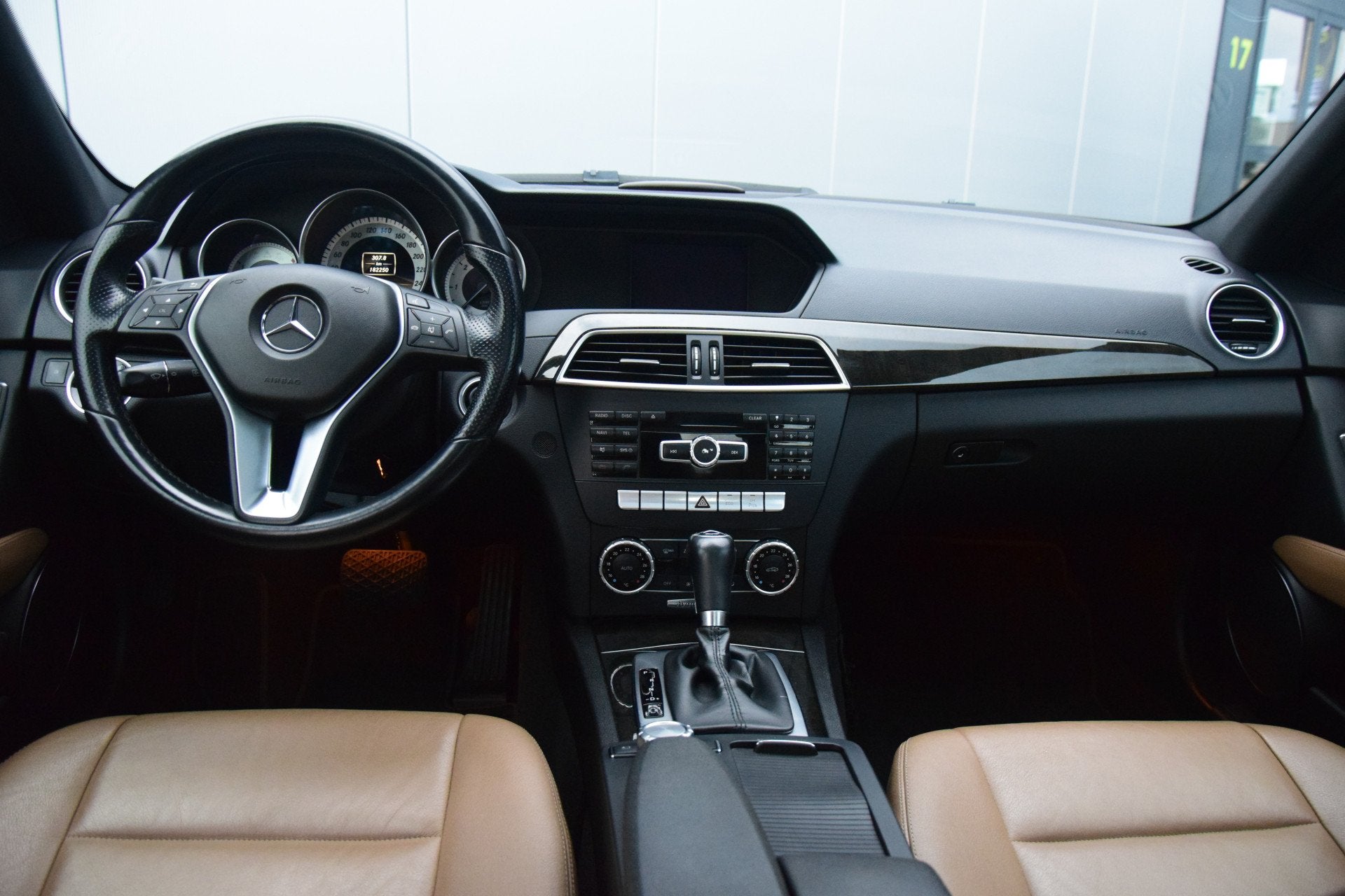 Mercedes-Benz C-Klasse 200 CDI Business Class Avantgarde Lee, Automaat, Euro 5, Beige, 4 cilinders