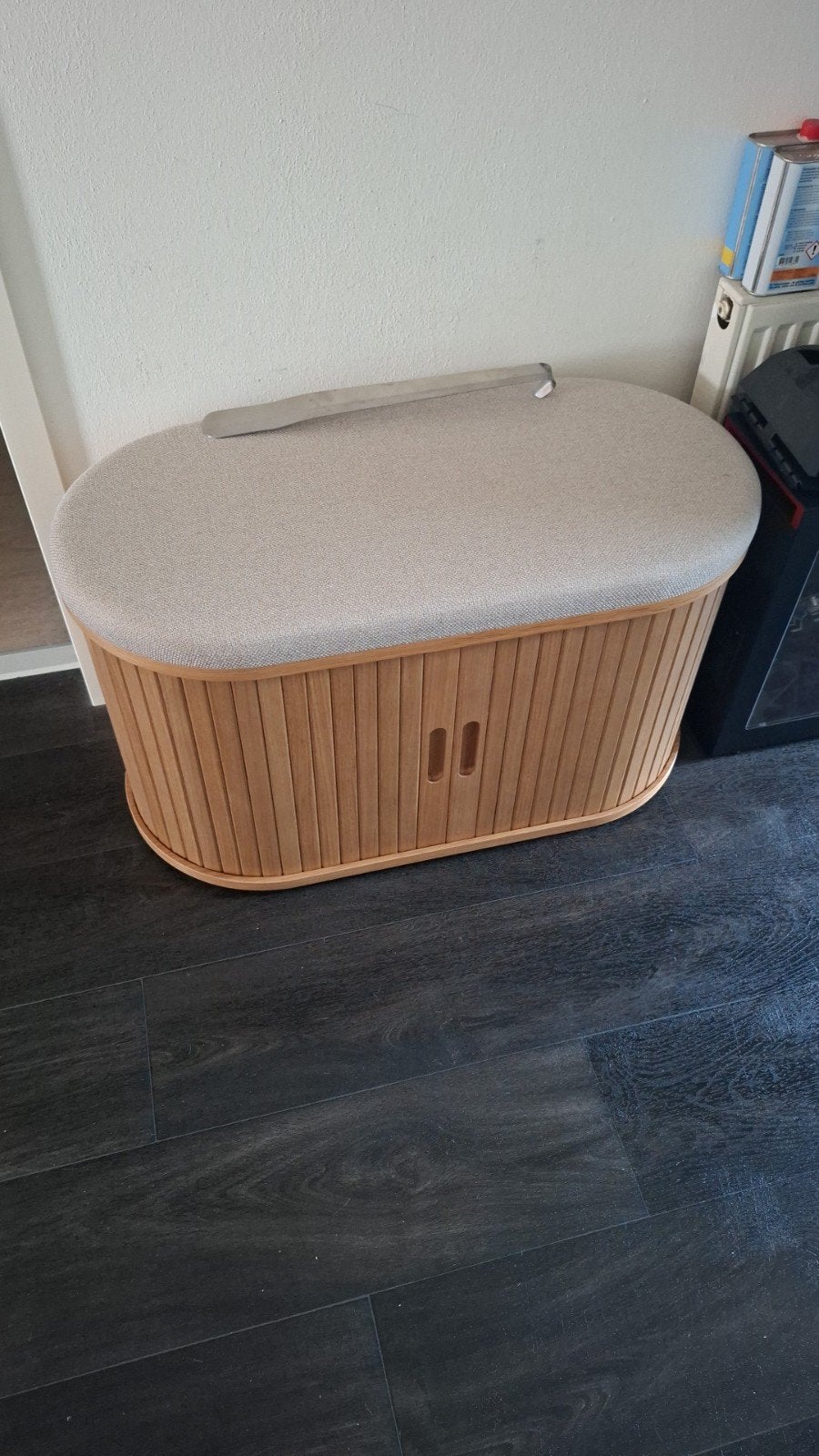 Stijlvolle houten bank met opbergruimte voor de schoenen., Ophalen, Nieuw, Modern, Scandinavisch