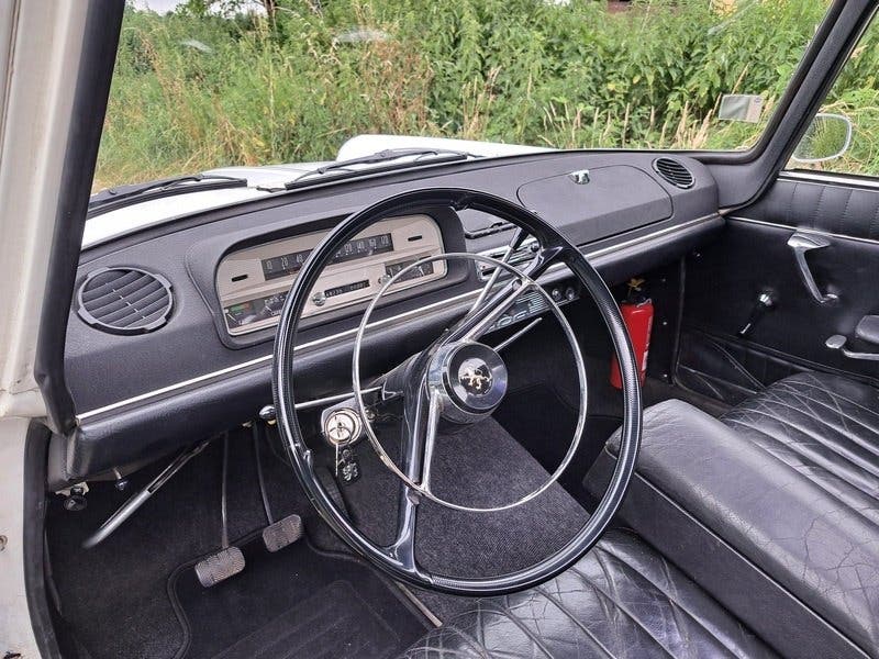 Peugeot 404 Super Luxe uit 1966, foto 7