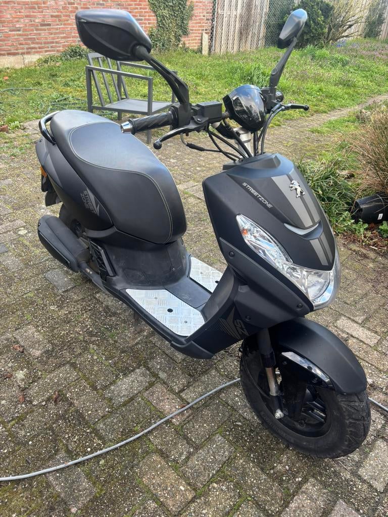 Peugeot kisbee streetzone, Ophalen, Overige modellen, Maximaal 45 km/u, Zo goed als nieuw