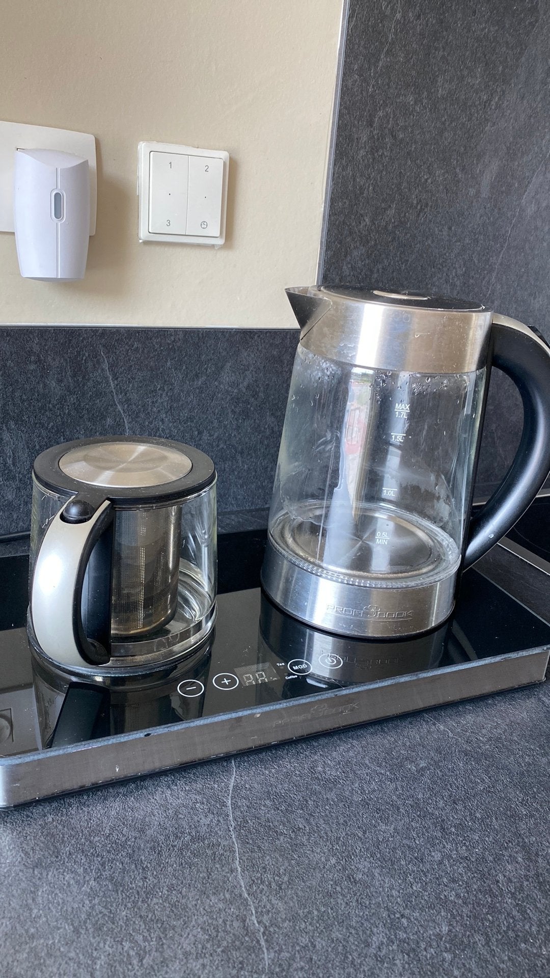 ProfiCook TKS 1056- Waterkoker Theestation, 1 tot 2 liter, Ophalen, Gebruikt