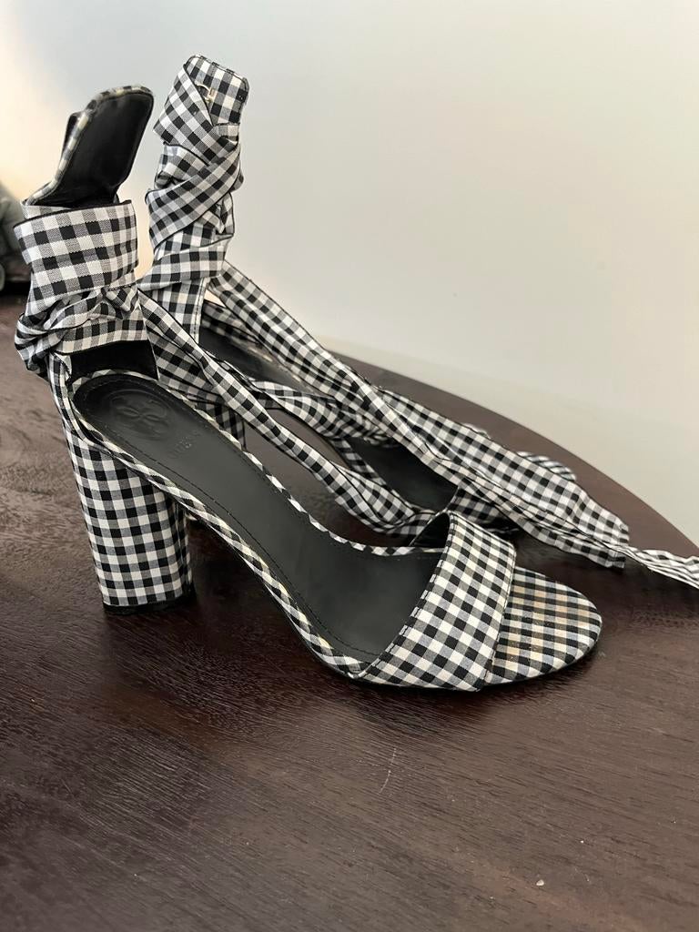 Guess hakken maat 38 ZGAN J, Kleding | Dames, Ophalen of Verzenden, Zo goed als nieuw, Zwart, Pumps