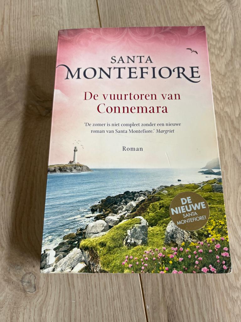 De vuurtoren van Connemara - Santa Montefiore Roman, Ophalen of Verzenden, Zo goed als nieuw, Europa overig