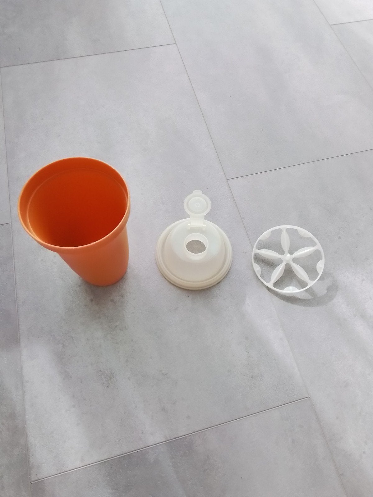 Tupperware shaker compleet., Ophalen of Verzenden, Gebruikt, Oranje, Shaker