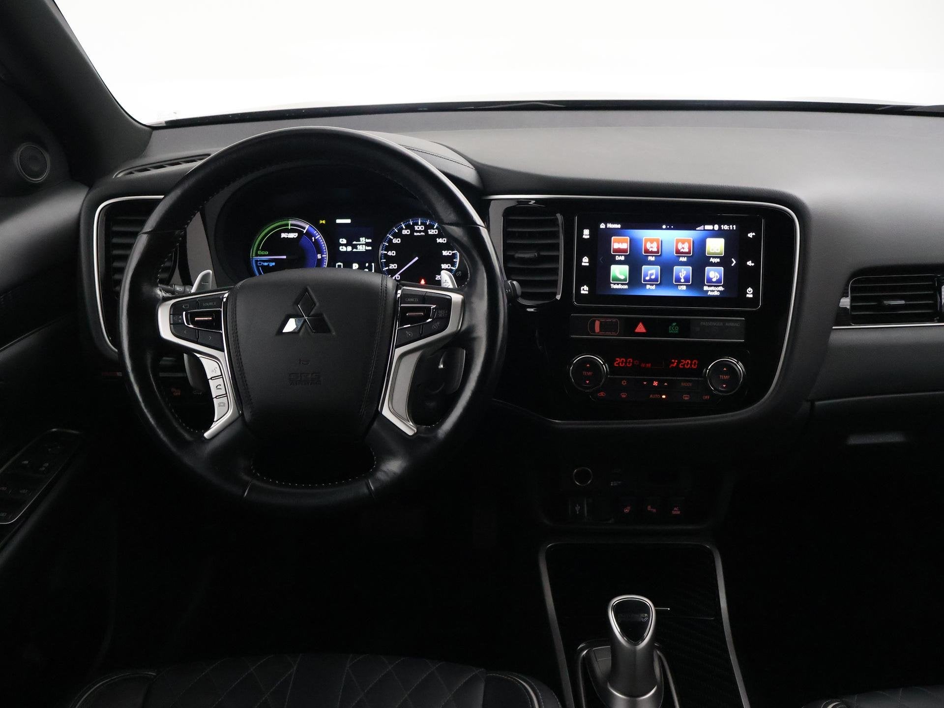 Mitsubishi Outlander 2.4 PHEV INTENSE+ 4WD + LEDER EXCLUSIVE, Auto's, Automaat, Euro 6, 4 cilinders, Bruin
