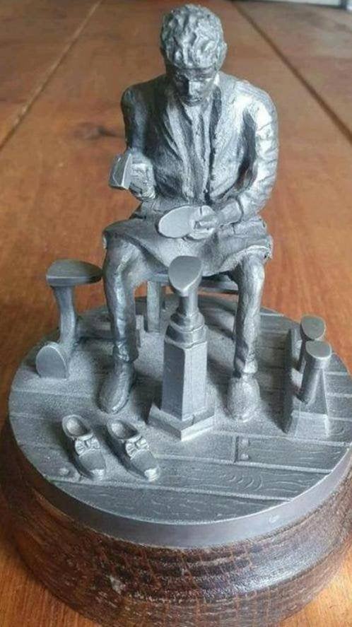 Beeldje tin zilvertin schoenmaker, Antiek en Kunst, Ophalen