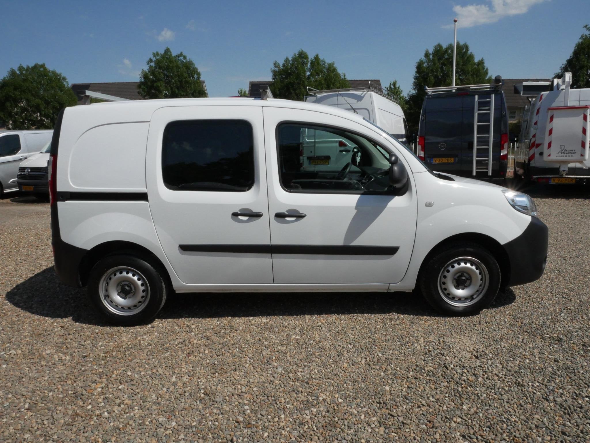 Renault Kangoo 1.5 Blue dCi 80PK Airco L1 Dakdragers, Voorwielaandrijving, Stof, Gebruikt, 4 cilinders