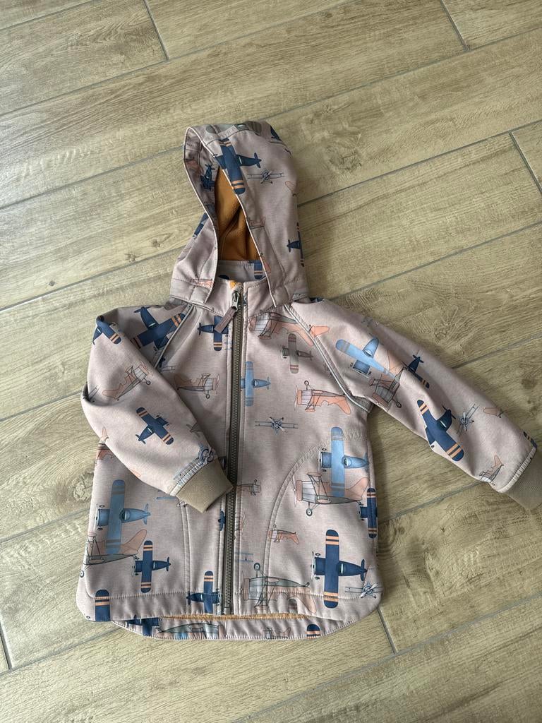 Name It softshell jas maat 98 met afneembare capuchon, Kinderen en Baby's, Ophalen of Verzenden, Zo goed als nieuw, Jongen of Meisje